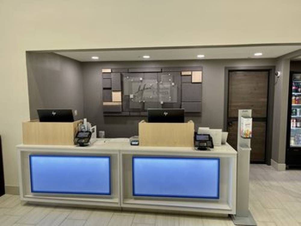 Holiday Inn Express & Suites SULPHUR (LAKE CHARLES) 9