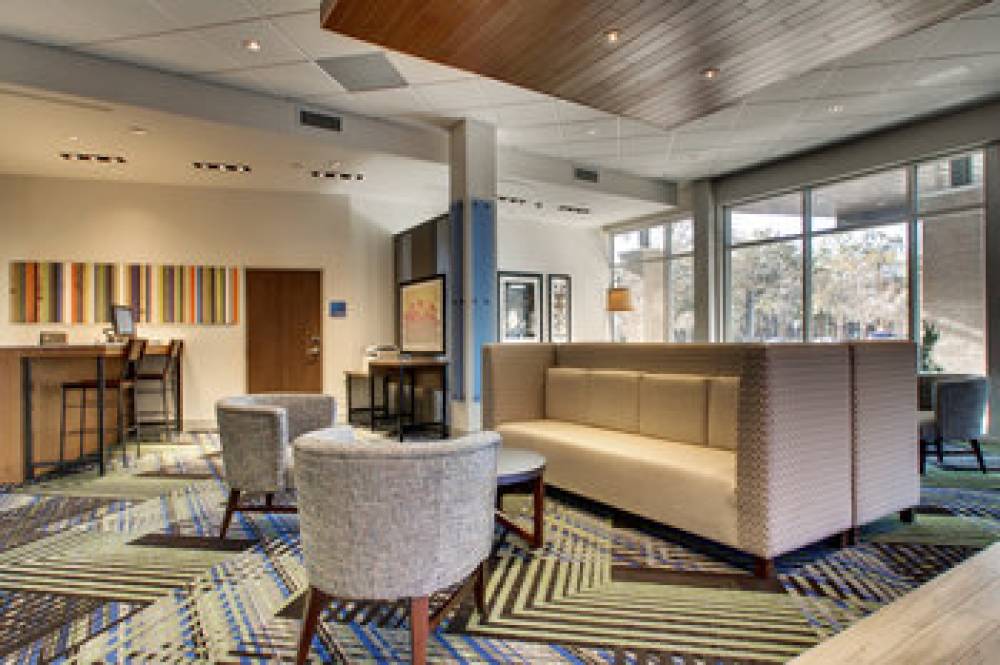 Holiday Inn Express & Suites SUMMERVILLE 8