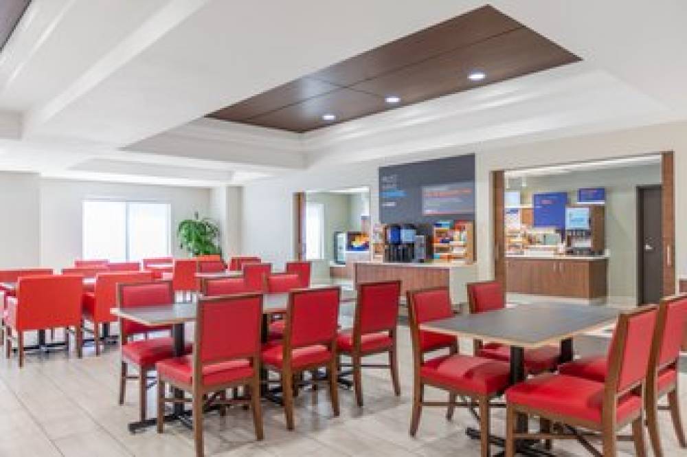 Holiday Inn Express & Suites SURPRISE 10