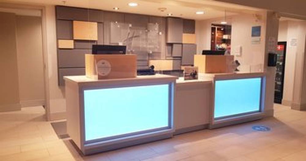 Holiday Inn Express & Suites Surrey