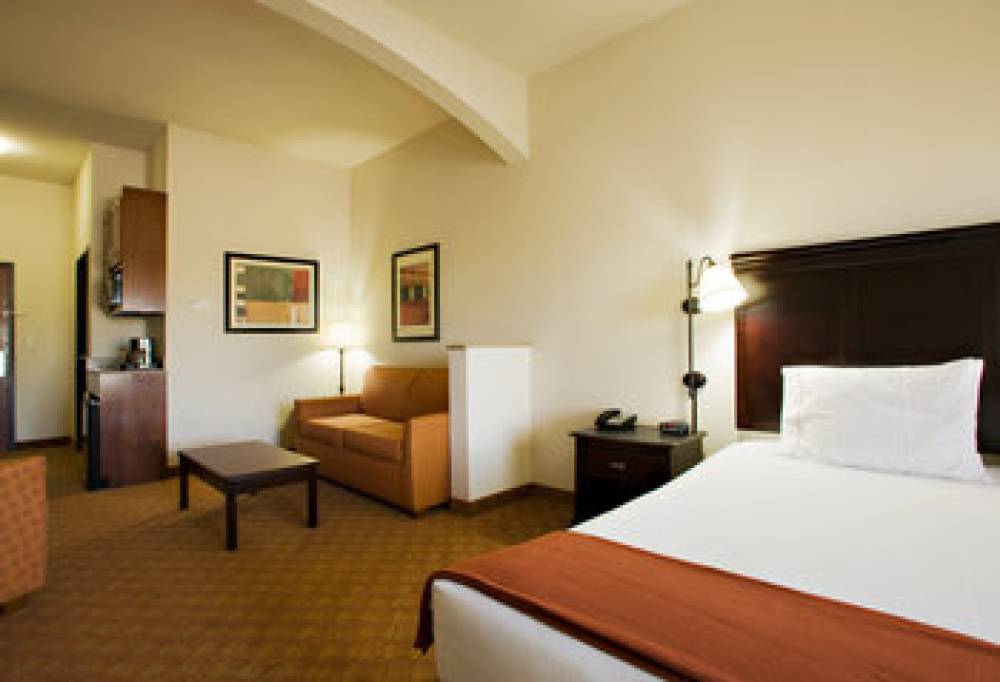 Holiday Inn Express & Suites SWEETWATER 4