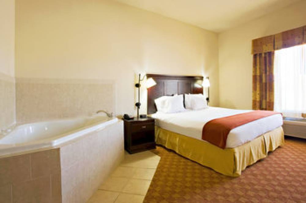 Holiday Inn Express & Suites SWEETWATER 6