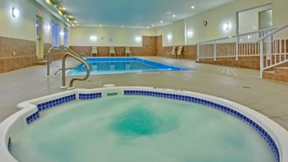 Holiday Inn Express & Suites SWIFT CURRENT 9