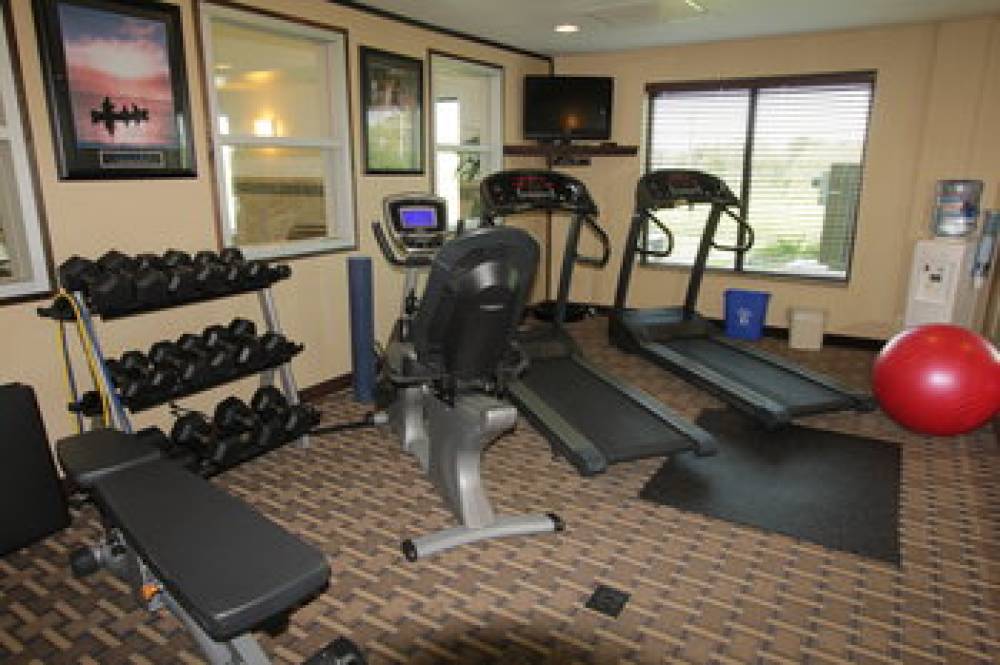 Holiday Inn Express & Suites SYRACUSE NORTH - AIRPORT AREA 9