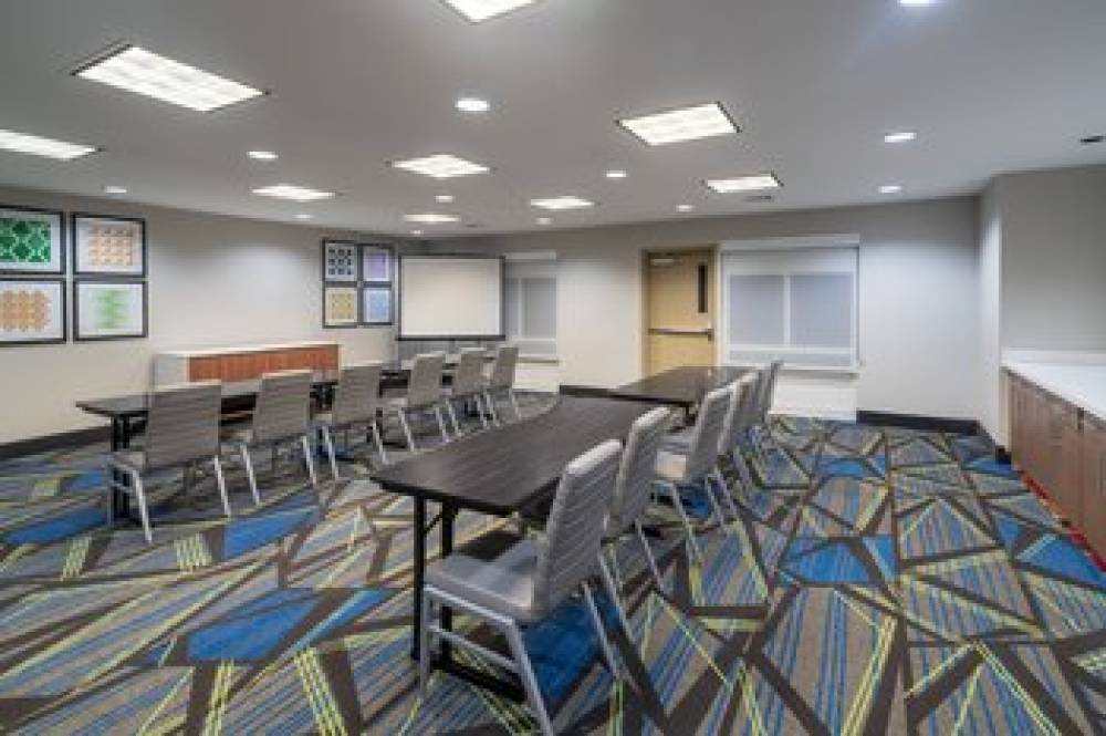 Holiday Inn Express & Suites TALLADEGA 8