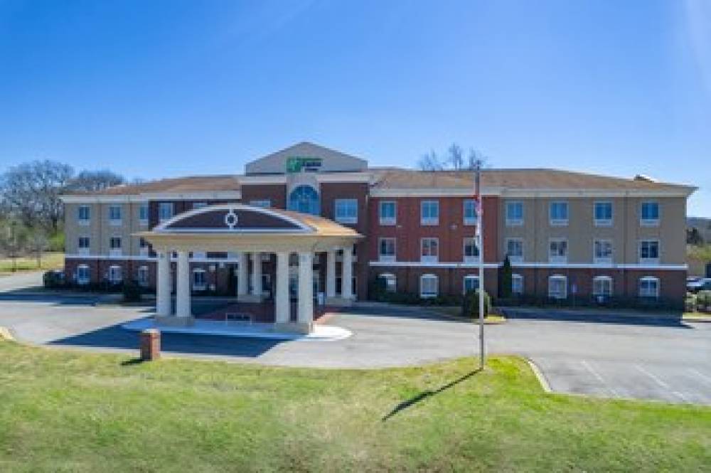 Holiday Inn Express & Suites Talladega