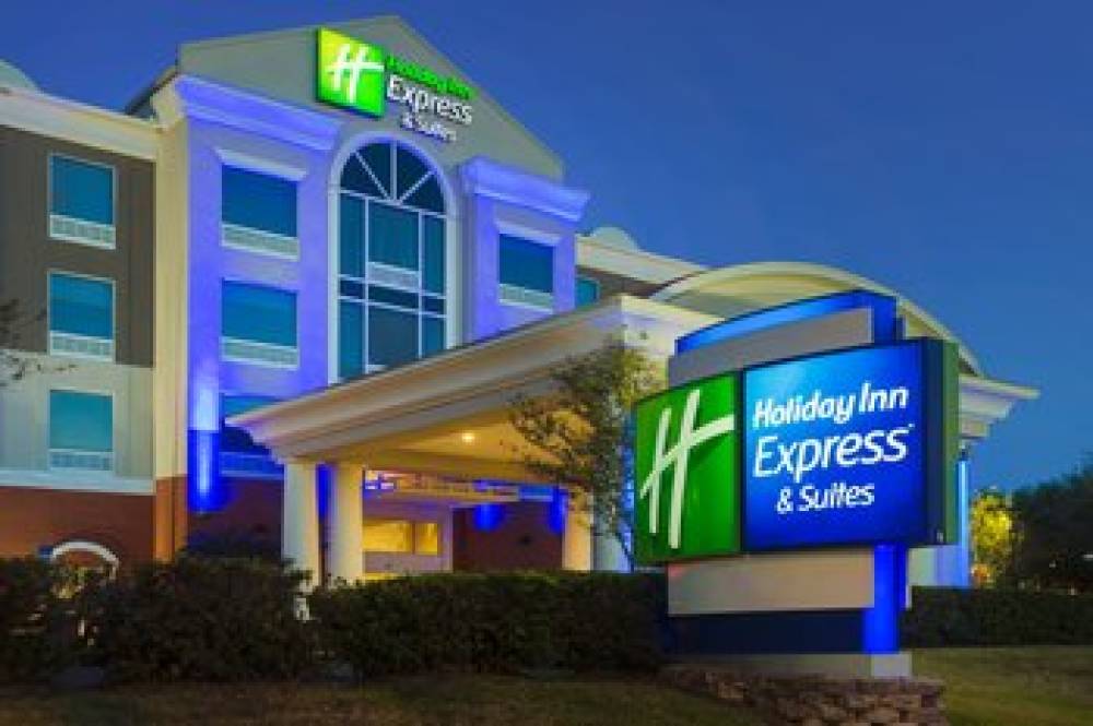 Holiday Inn Express & Suites Tampa Fairgrounds Casino