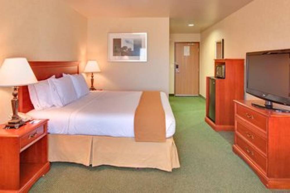 Holiday Inn Express & Suites TEHACHAPI HWY 58/MILL ST. 3