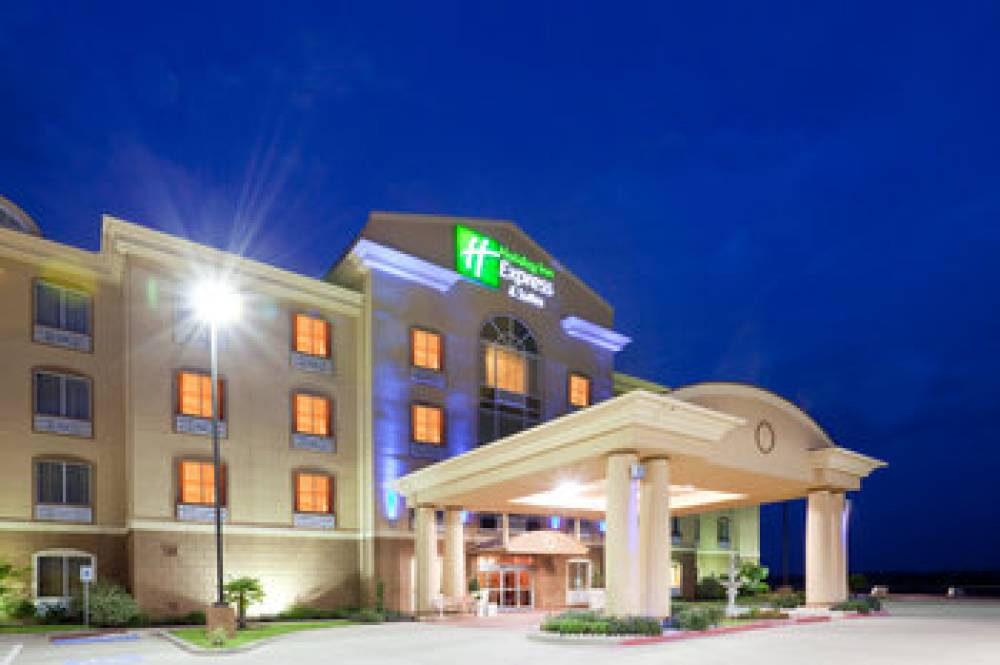 Holiday Inn Express & Suites TERRELL 1