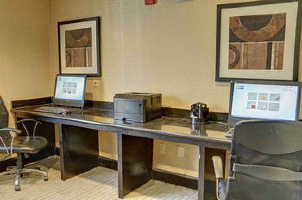 Holiday Inn Express & Suites TEXARKANA EAST 7