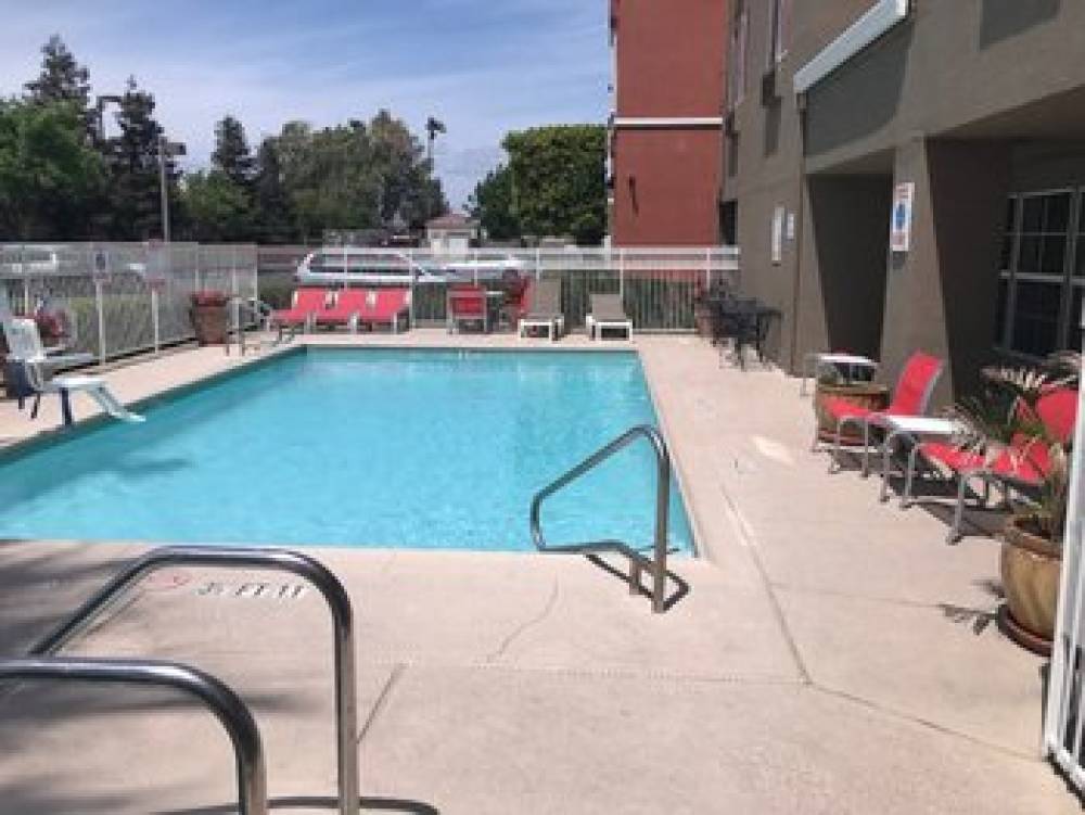 Holiday Inn Express & Suites TRACY 7