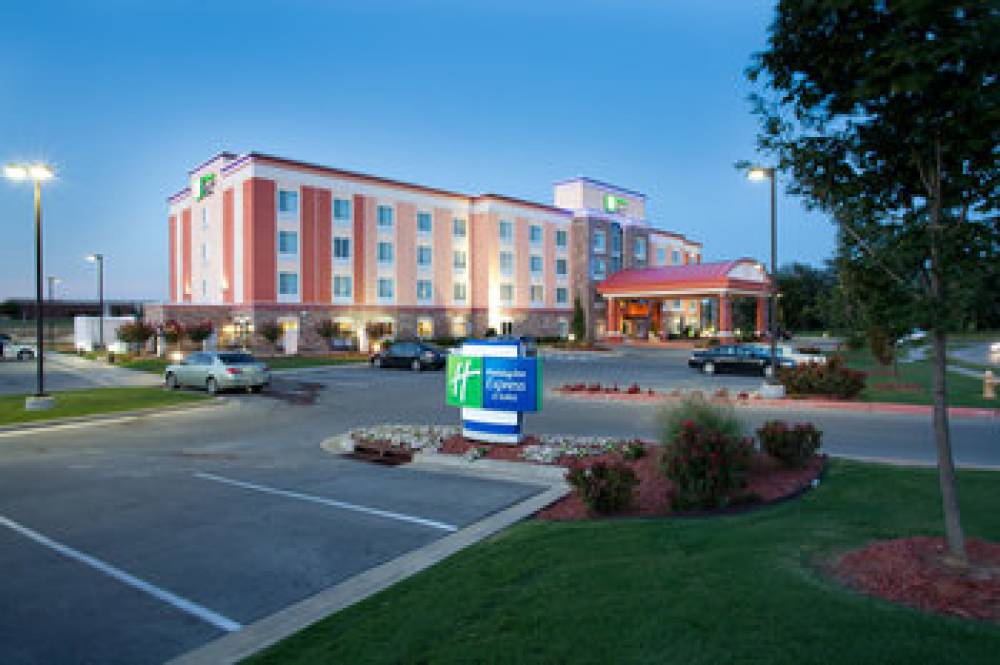 Holiday Inn Express & Suites Tulsa South Bixby