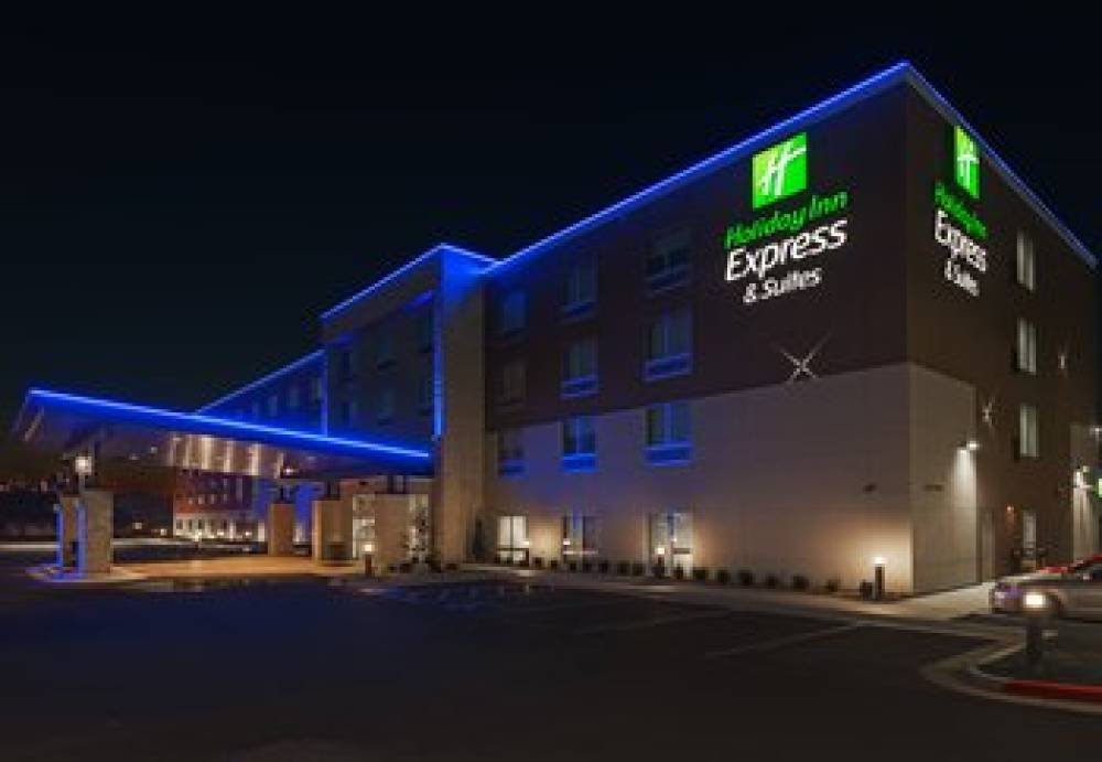 Holiday Inn Express & Suites Tulsa South Woodland Hills