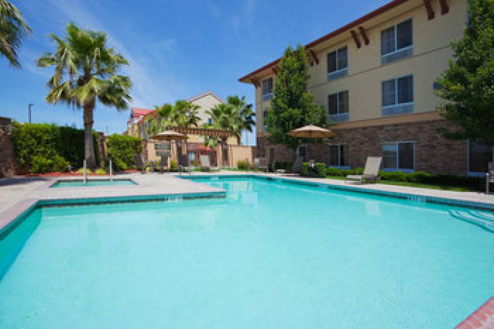 Holiday Inn Express & Suites TURLOCK-HWY 99 10