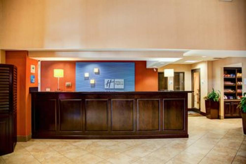 Holiday Inn Express & Suites Tyler South