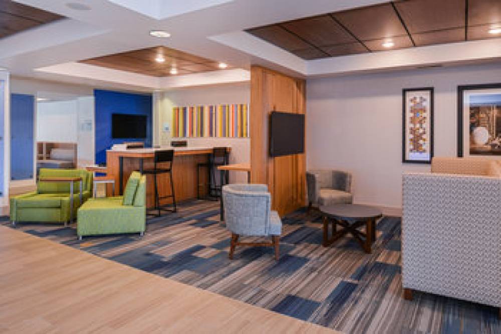 Holiday Inn Express & Suites Urbana Champaign (U Of I Area)