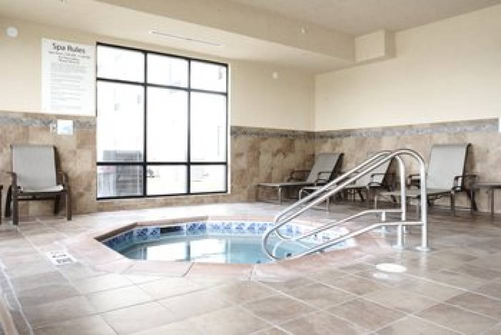 Holiday Inn Express & Suites URBANDALE DES MOINES 4