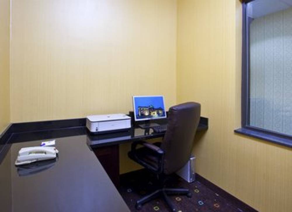 Holiday Inn Express & Suites VAN WERT 5