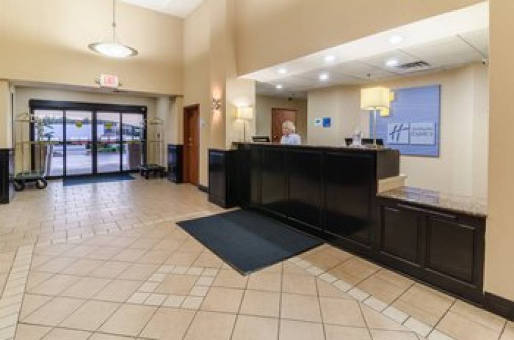 Holiday Inn Express & Suites VINITA 2