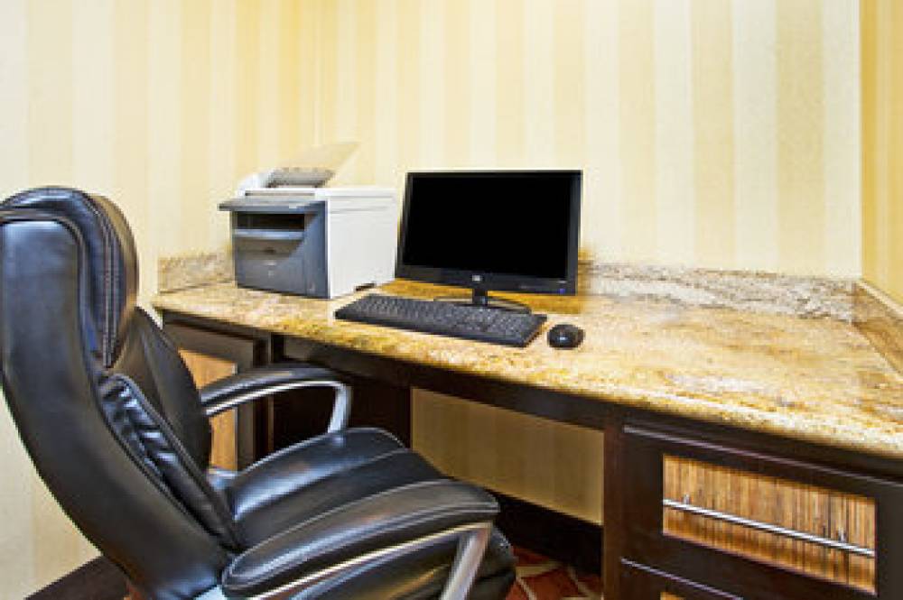 Holiday Inn Express & Suites WABASH 7