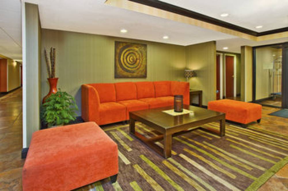 Holiday Inn Express & Suites WABASH 3