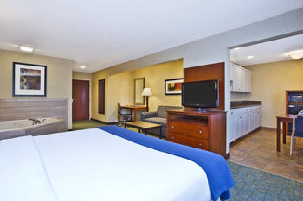 Holiday Inn Express & Suites WABASH 10