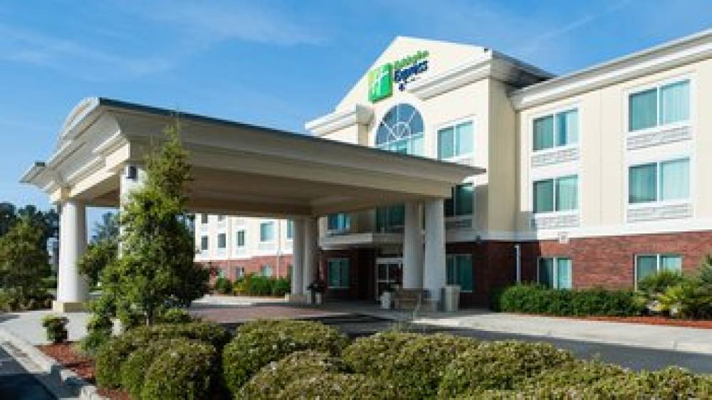 Holiday Inn Express & Suites WALTERBORO I-95 1