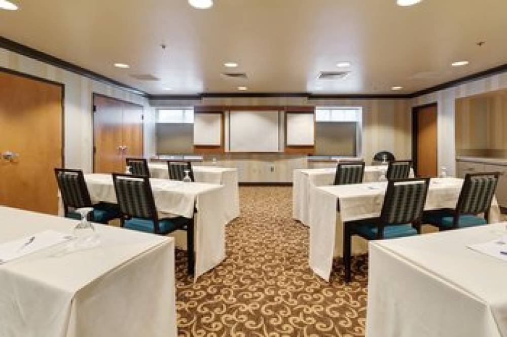 Holiday Inn Express & Suites WARWICK-PROVIDENCE (AIRPORT) 9