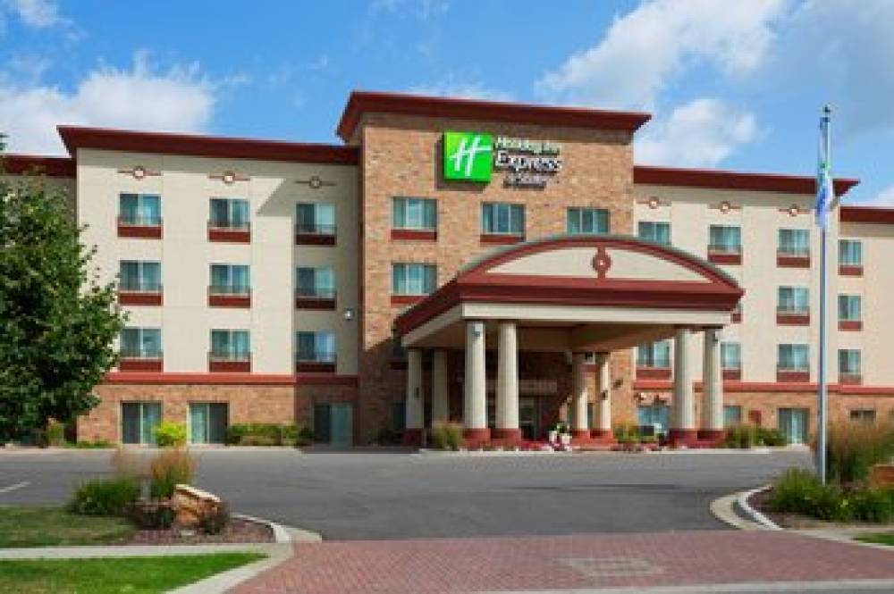 Holiday Inn Express & Suites WAUSAU 1