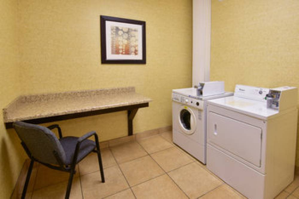 Holiday Inn Express & Suites WAUSEON 7