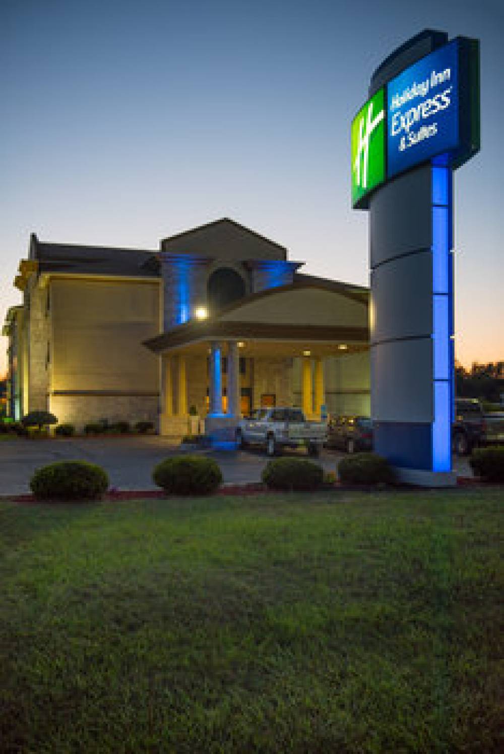 Holiday Inn Express & Suites WAUSEON 1