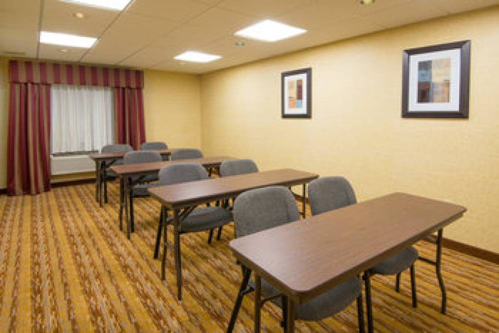 Holiday Inn Express & Suites WAUSEON 5