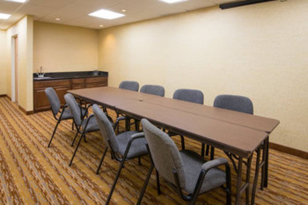 Holiday Inn Express & Suites WAUSEON 3