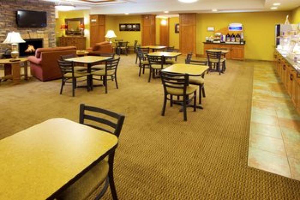 Holiday Inn Express & Suites WESTON 2