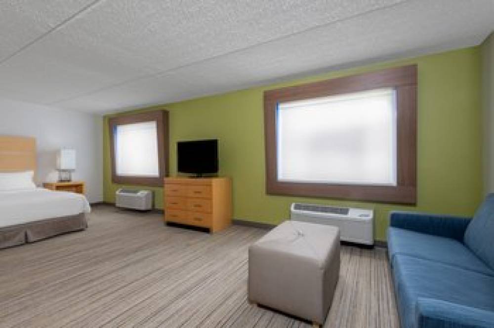 Holiday Inn Express & Suites WHEAT RIDGE-DENVER WEST 10