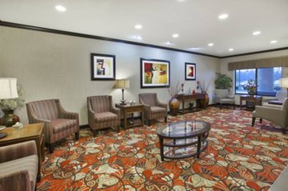 Holiday Inn Express & Suites WHEELING 5