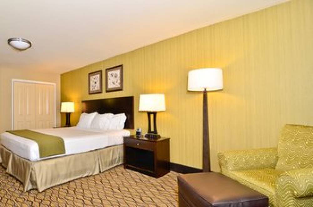 Holiday Inn Express & Suites WILLISTON 6