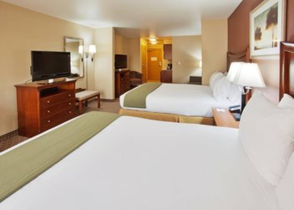 Holiday Inn Express & Suites WILLOWS 3