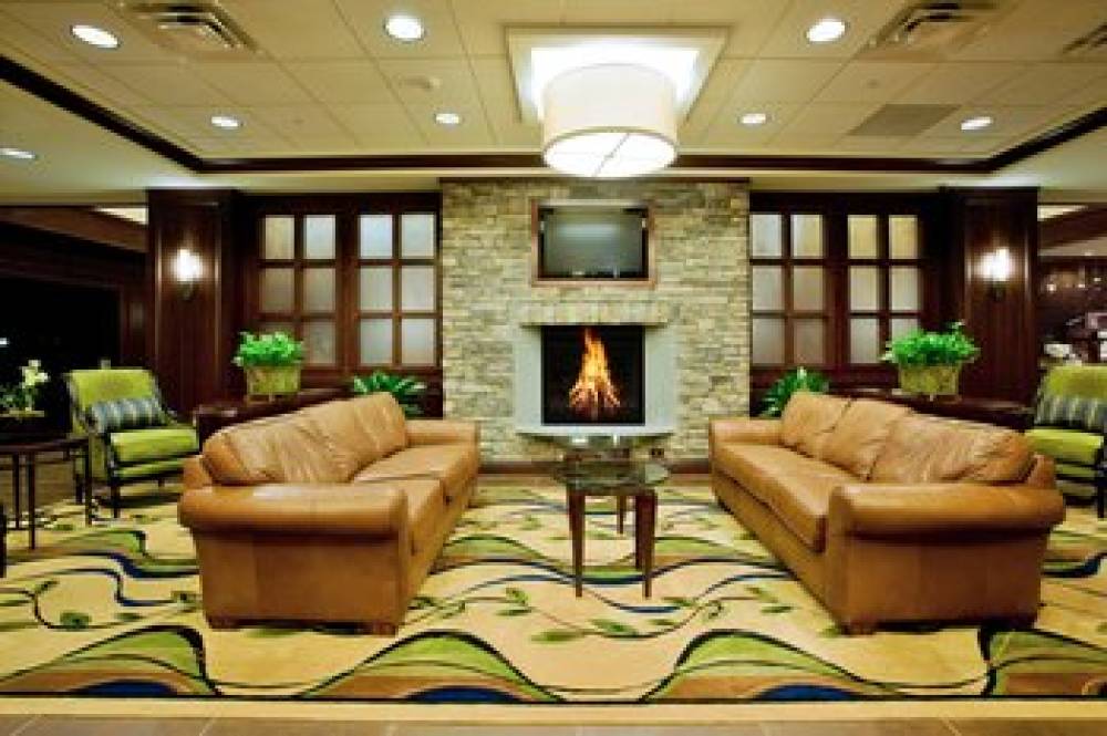 Holiday Inn Express & Suites WILMINGTON-NEWARK 2