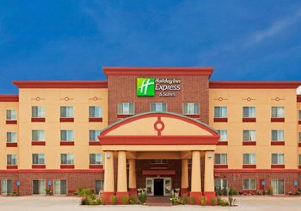 Holiday Inn Express & Suites WINONA 5