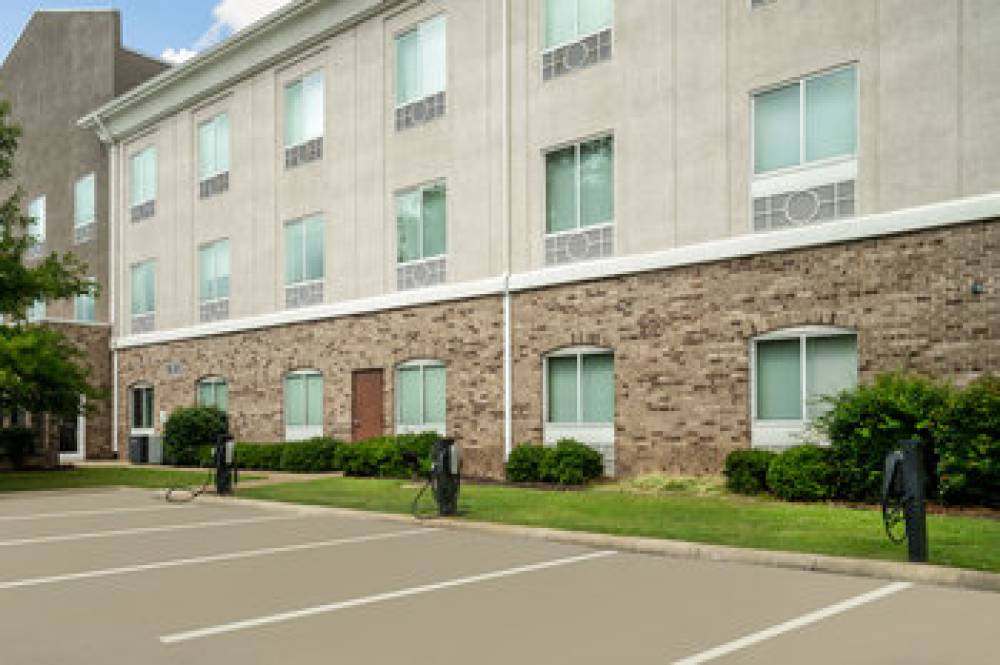 Holiday Inn Express & Suites WINONA NORTH 8