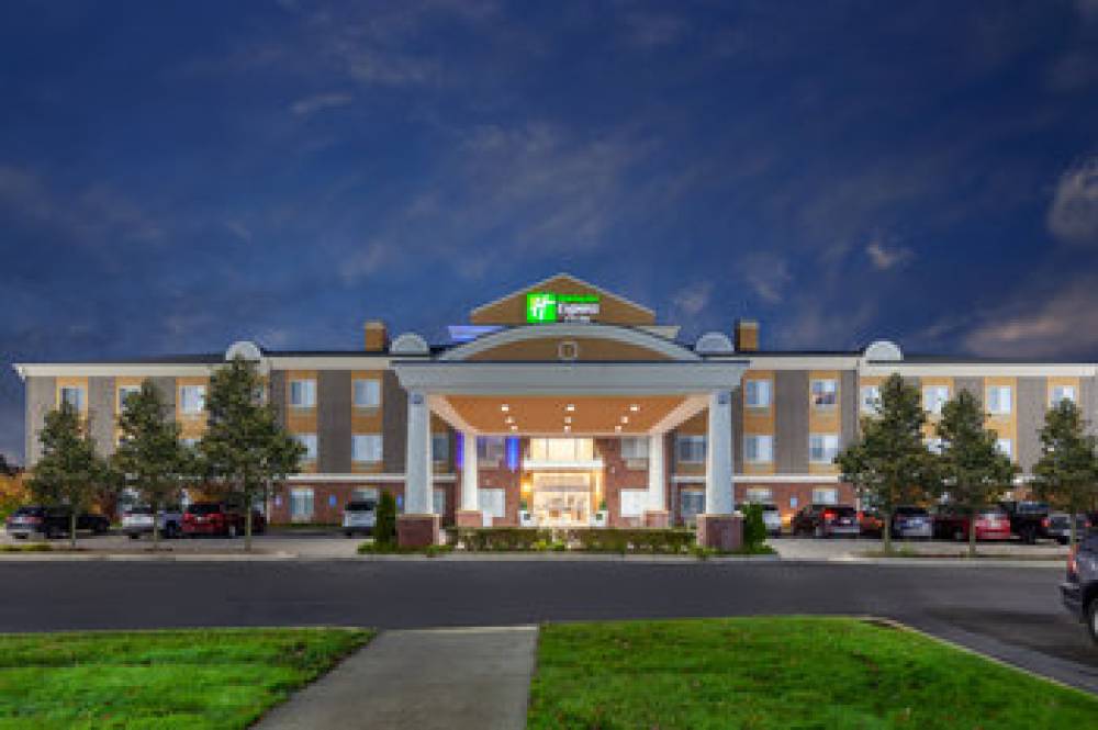 Holiday Inn Express & Suites WOODHAVEN 1