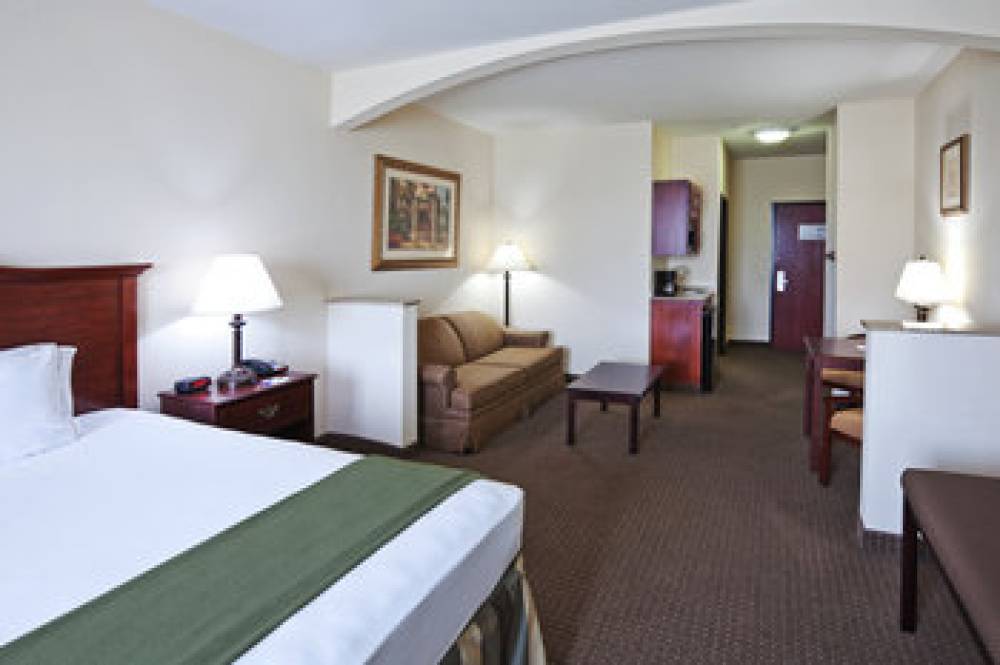 Holiday Inn Express & Suites WOODWARD HWY 270 6