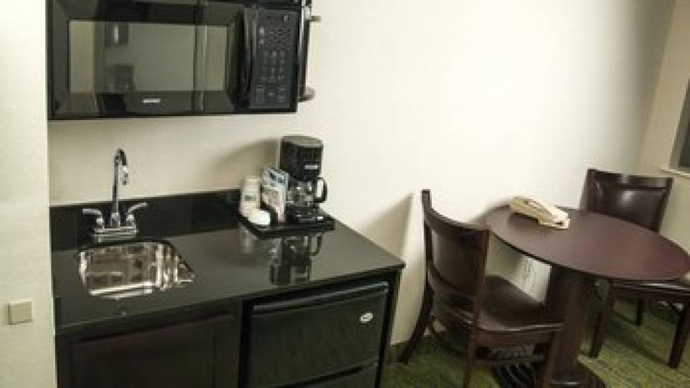 Holiday Inn Express & Suites YORK 8