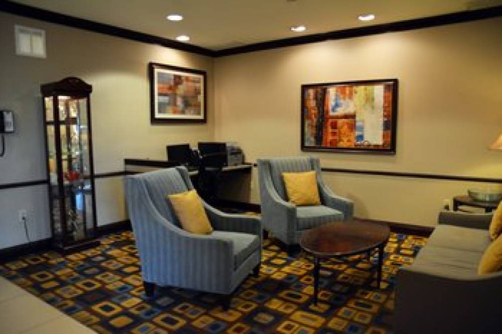 Holiday Inn Express & Suites YOUNGSTOWN WEST - AUSTINTOWN  5