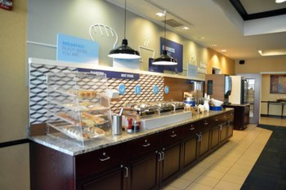 Holiday Inn Express & Suites YOUNGSTOWN WEST - AUSTINTOWN  7