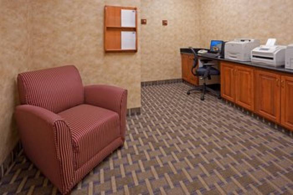 Holiday Inn Express SYRACUSE-FAIRGROUNDS 2