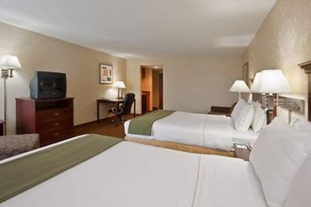 Holiday Inn Express TIFFIN 2