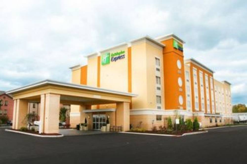 Holiday Inn Express TOLEDO NORTH 1