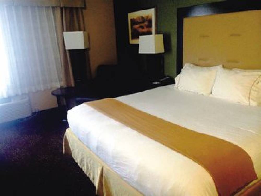 HOLIDAY INN EXPRESS TROUTDALE 8